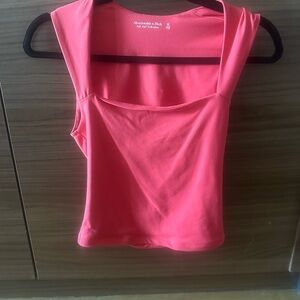 Cropped Seamless Fabric Portrait Top. size XS.
